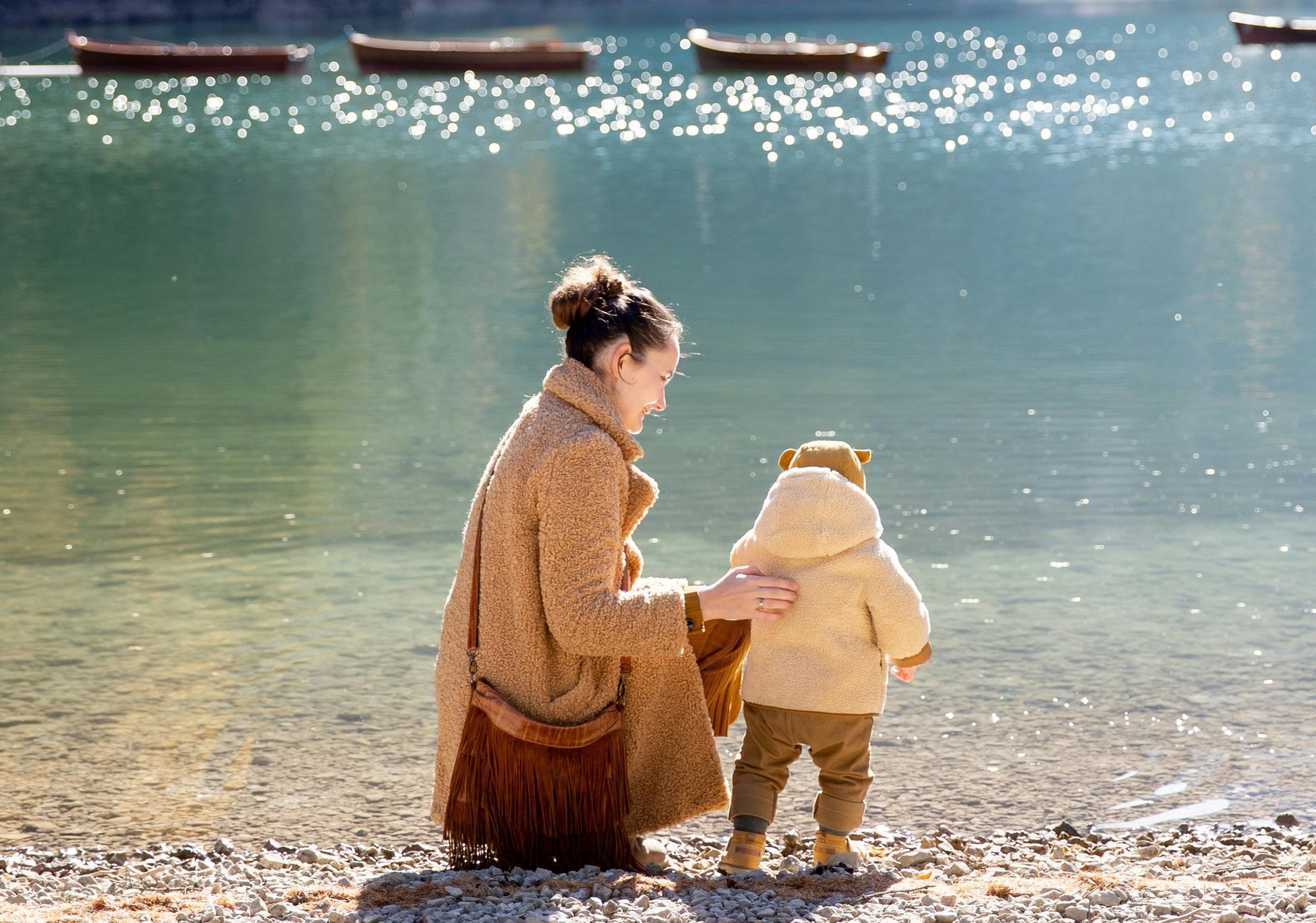  Mama troje djece (7 god, 5 god i beba). Prijavila se jer je htjela naučiti komunicirati s najstarijim visokoosjetljivim i vrlo izazovnim djetetom. To je bilo dijete koje je odbijalo suradnju skoro bilo kojeg tipa. Sada živi mir sa svo troje djece. 